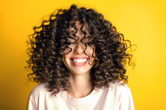 Leave-in conditioner til krøller: Slik bruker du den riktig
